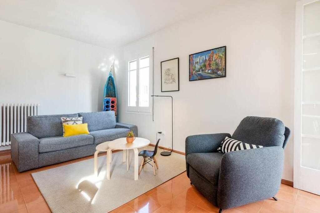 New Top Floor Apt With A Lot Of Light & Aircon Gerona Exterior foto