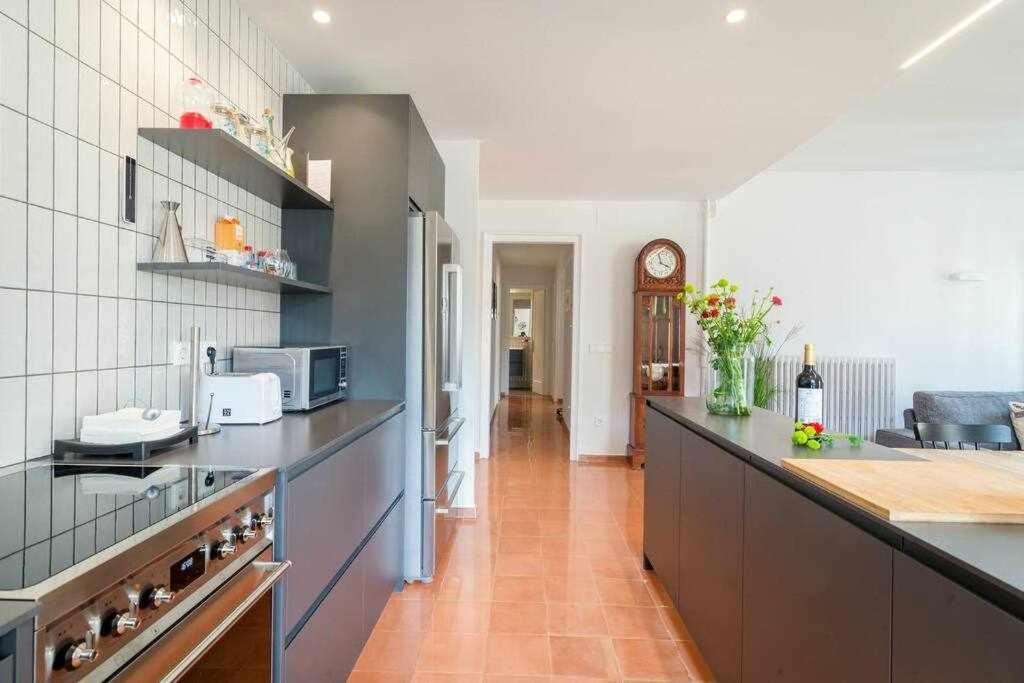 New Top Floor Apt With A Lot Of Light & Aircon Gerona Exterior foto